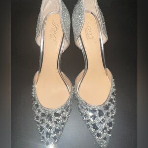 Cinderella jeweled heels perfect for a wedding